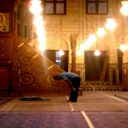 ආගමික මුළාවෙන් මිදුනු පාදිලිවරයෙක් අල්ලාහ් වෙතට හැරෙනේ කෙසේද?